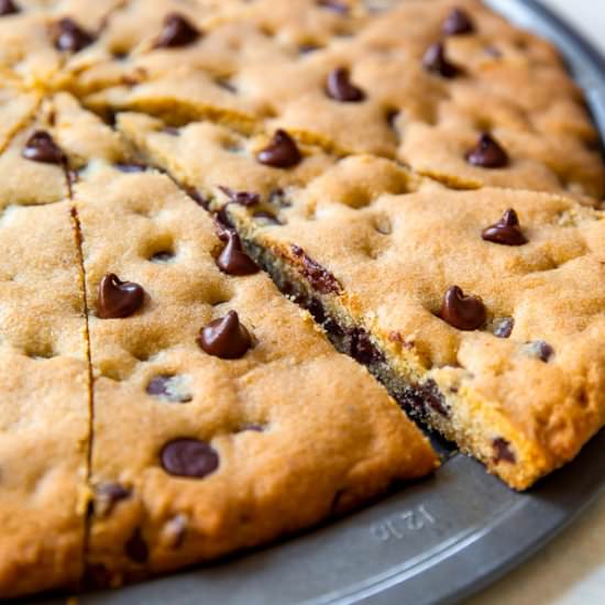 Chocolate Chip Cookie Pizza