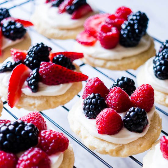 Patriotic Mini Fruit Pizzas