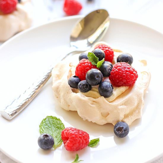 Mini Pavlovas With Mascarpone