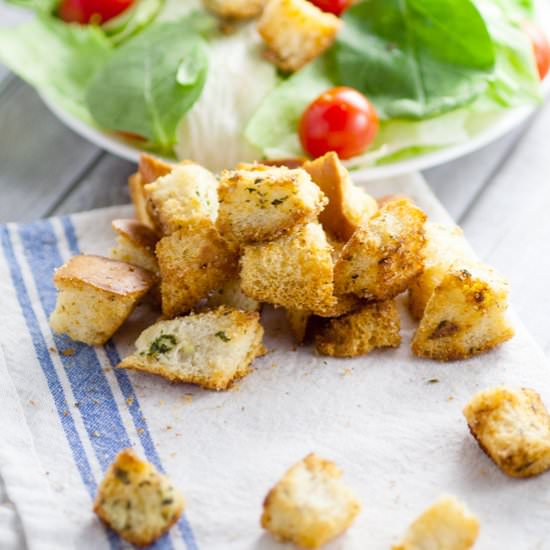 Homemade Garlic Croutons