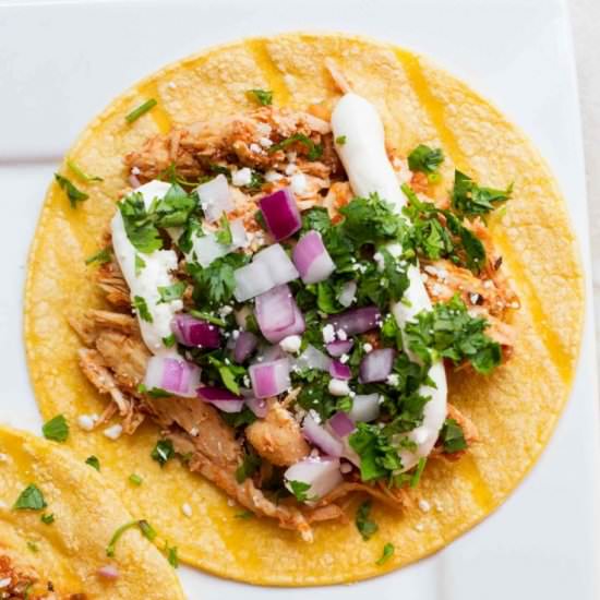 Slow Cooker Chicken Tinga Tacos