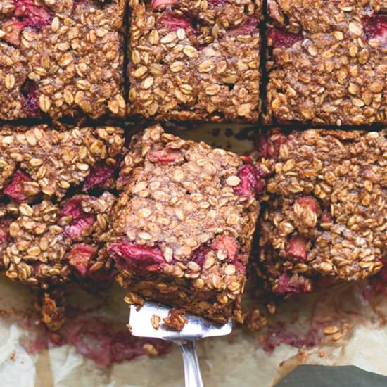 Strawberry Rhubarb Breakfast Bars