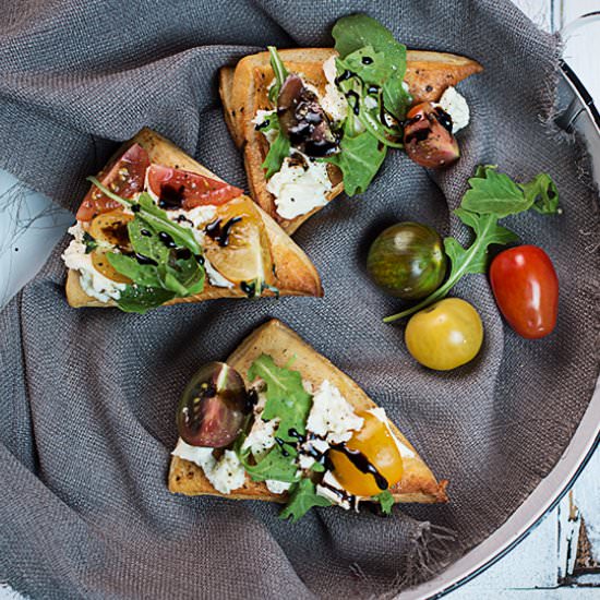 Garlic snack boats