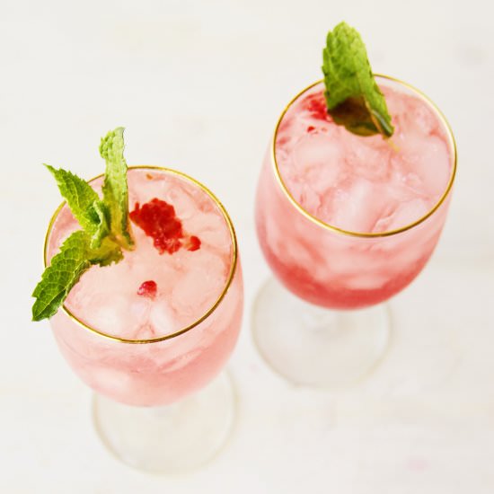 Raspberry Mint Pink Moscato Cocktai