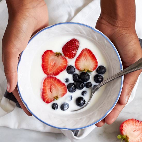 Fresh Berries Breakfast Bowl