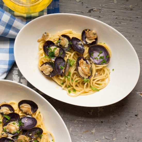 Spaghetti with White Clam Sauce