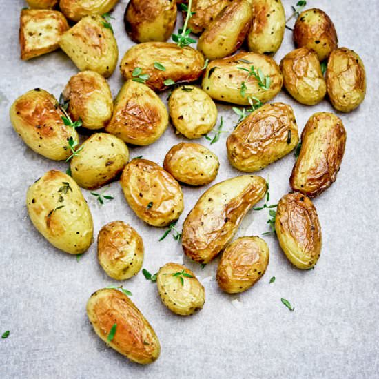 Roasted Baby Potatoes with Thyme