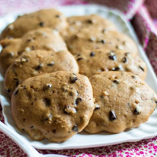 Vegan cookies with chocolate chips