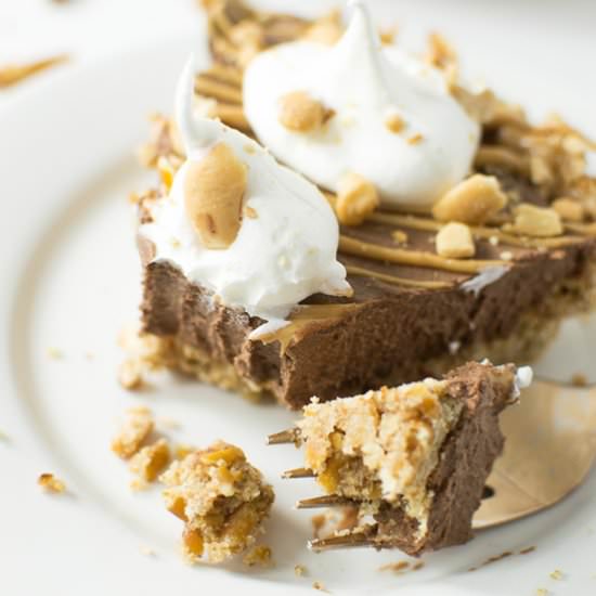 Pretzel Peanut Butter Mousse Pie
