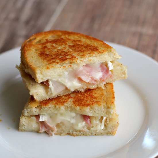 Pear Brie Prosciutto Grilled Cheese