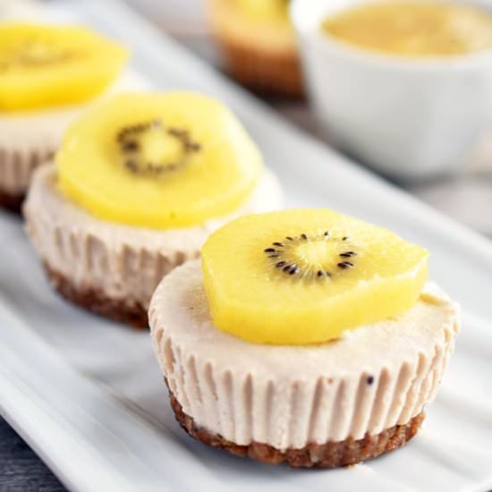 Kiwi Mini Cheesecakes (Raw, Vegan)