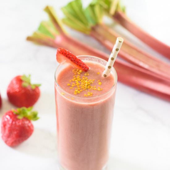 Strawberry Rhubarb Maca Smoothie