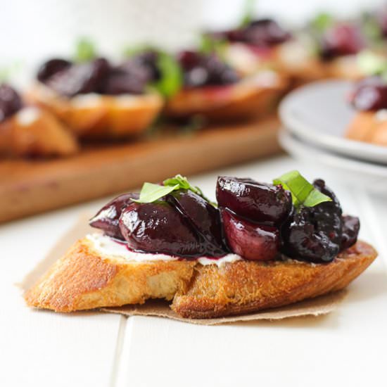 Roasted Cherry&Goat Cheese Crostini