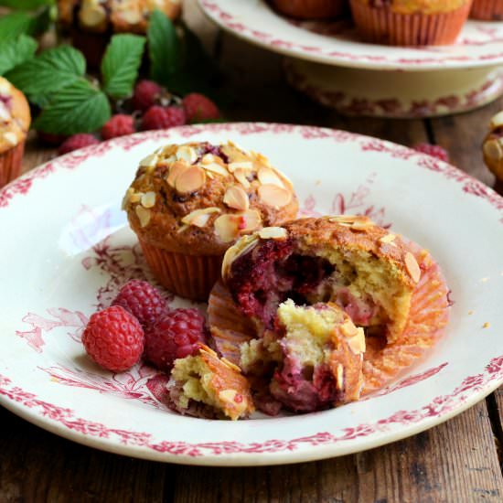 Raspberry and almond muffins