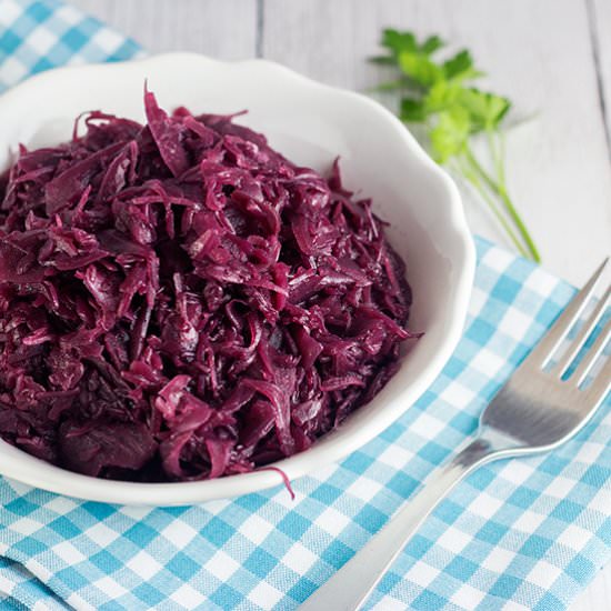 Easy Braised Red Cabbage