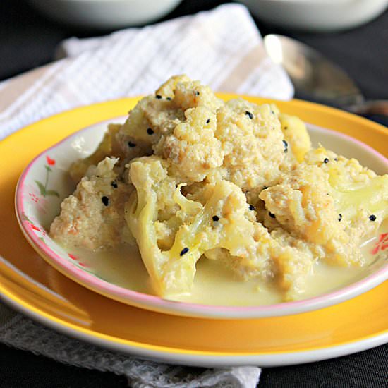 Cauliflower In Poppy Seeds Gravy