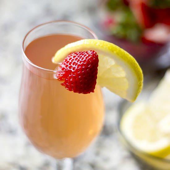 Strawberry Lemonade Bourbon Cocktail