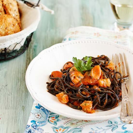 Spaghetti with mussels and prawns