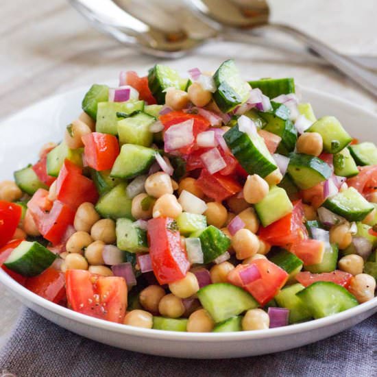 Shirazi Salad with Chickpeas