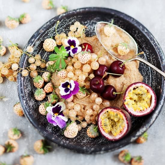Amaranth Porridge & Pineberries