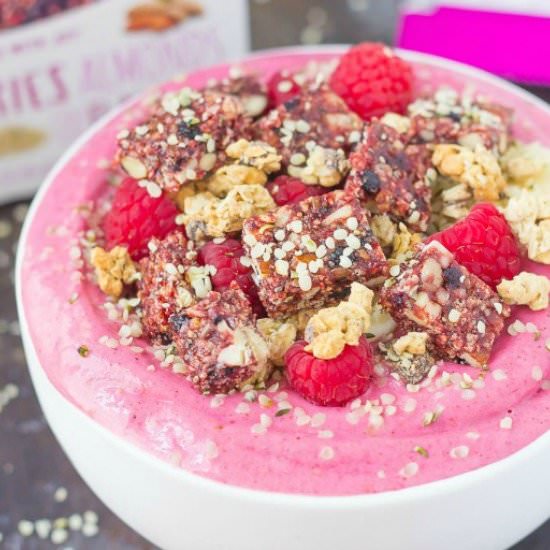 Raspberry Almond Smoothie Bowl