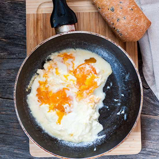Eggs on Sour Cream