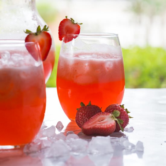 Easy Strawberry Lemonade