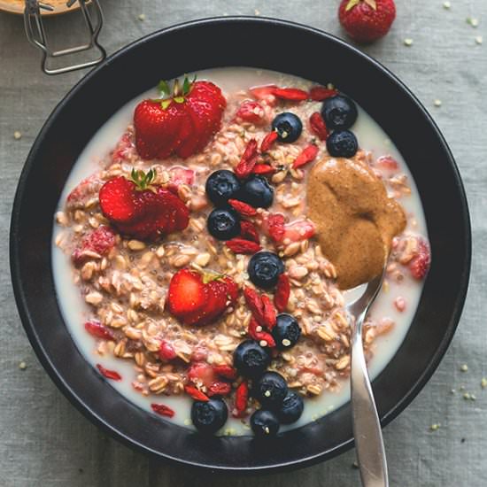 Strawberry Overnight Oats