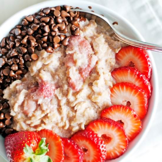 Quick Strawberry Chocolate Oatmeal