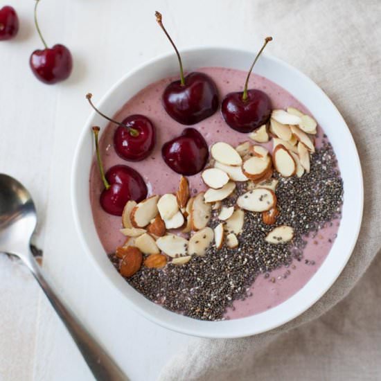 Cherry Cheesecake Smoothie Bowl