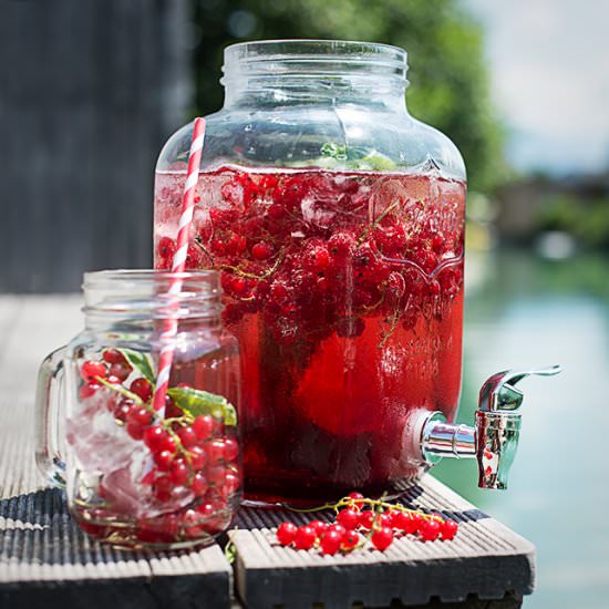 Cranberry sangria