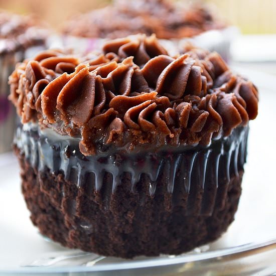 Caramel Filled Chocolate Cupcakes