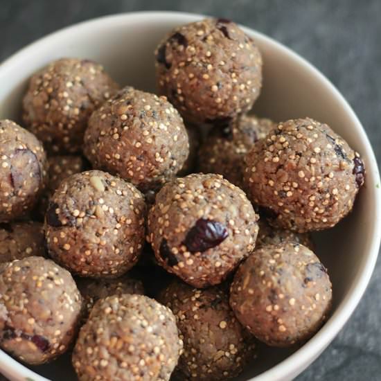 Peanut Butter Quinoa Protein Bites