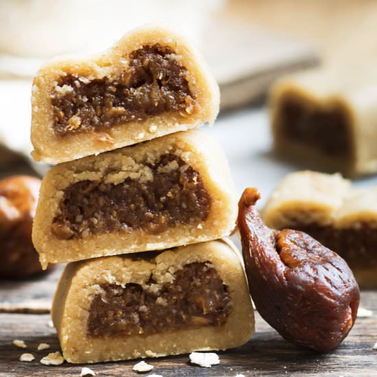Healthy No-Bake Fig Newtons