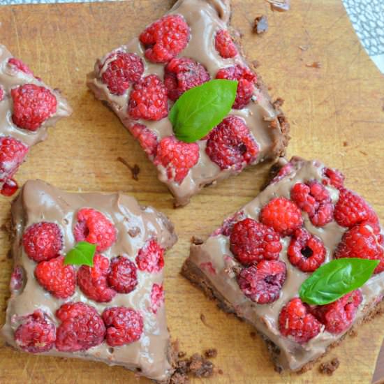 Basil & Raspberries Ganache Cake