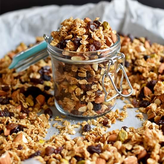 Easy Homemade Granola