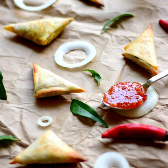 Mini ‘Baked’ Onion Samosas