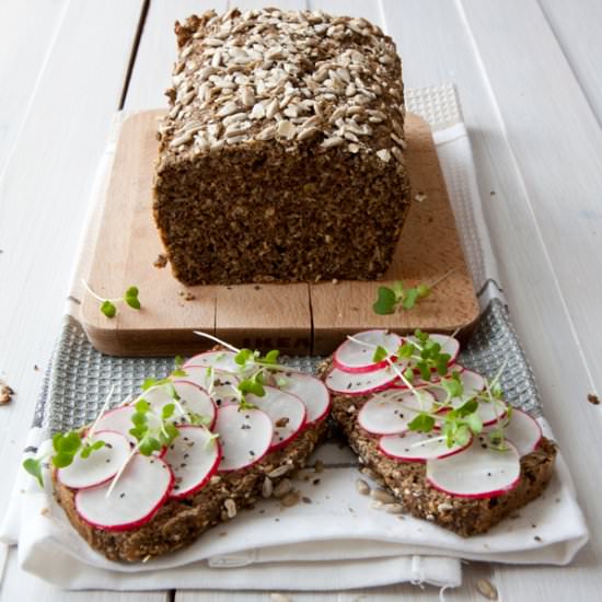 Flaxseed bread