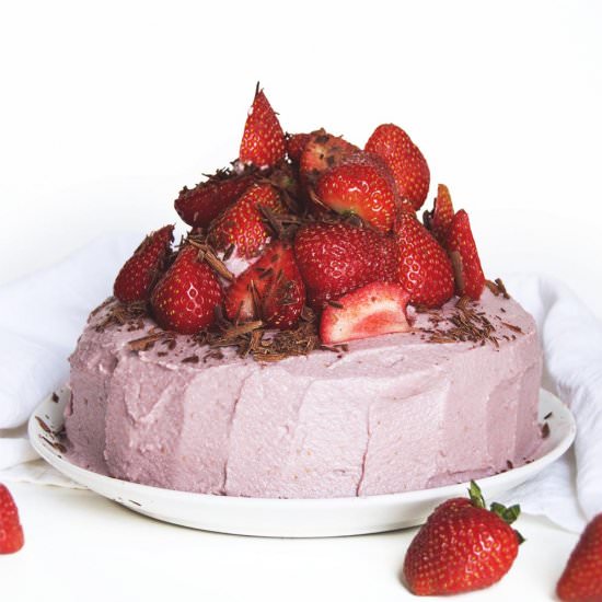 Vegan Strawberries-Cream Choco Cake