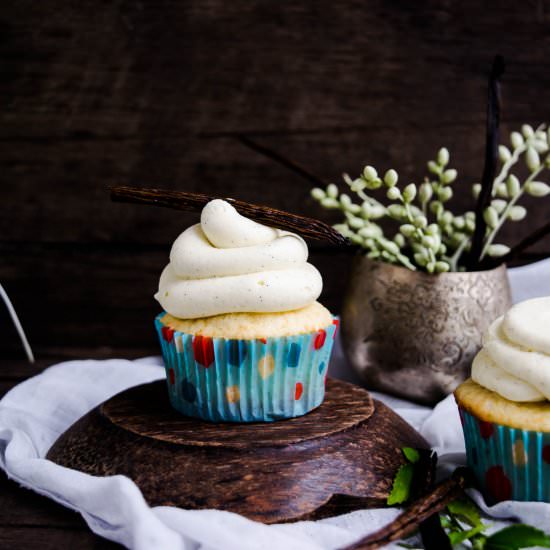 Vanilla Cupcakes with Buttercream