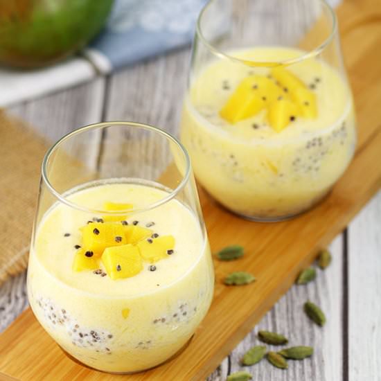 Mango Lassi Overnight Oats