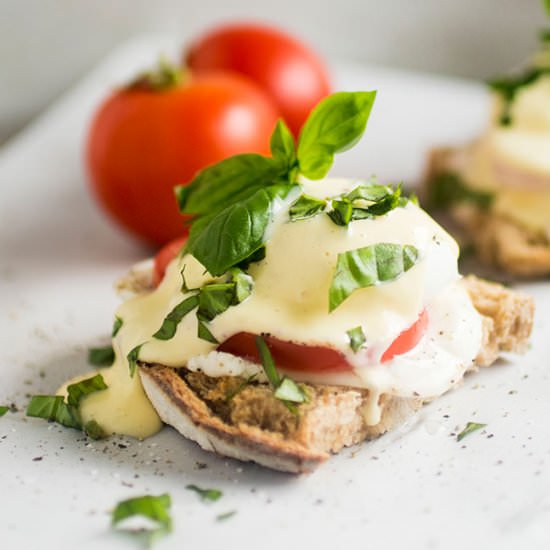 caprese eggs benedict
