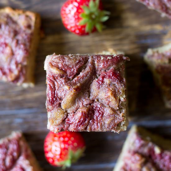 Strawberry Banana Bread Bars