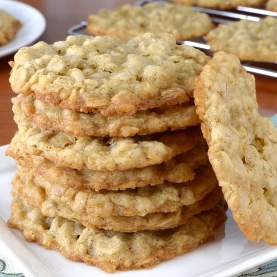 Thin and Crispy Oatmeal Cookies