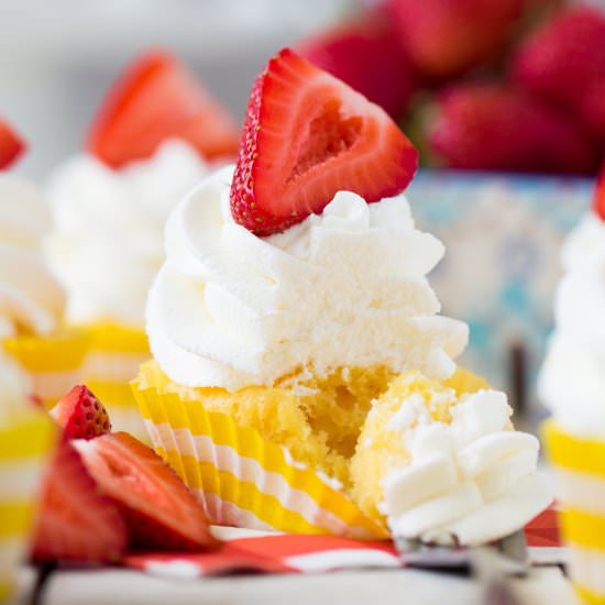 Pineapple Dream Cupcakes
