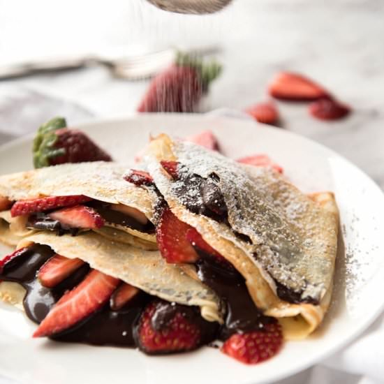 NUTELLA CREPES WITH STRAWBERRIES