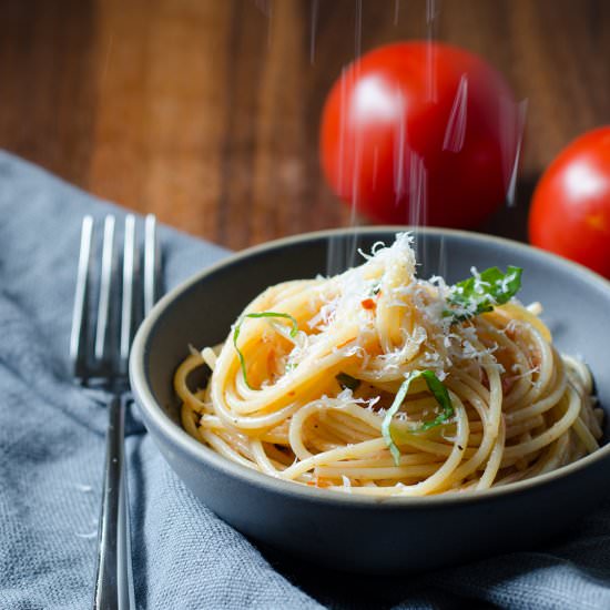 Aglio e Olio with Fresh Tomatoes