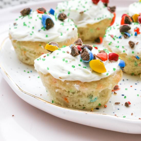 Mini Funfetti Cupcakes
