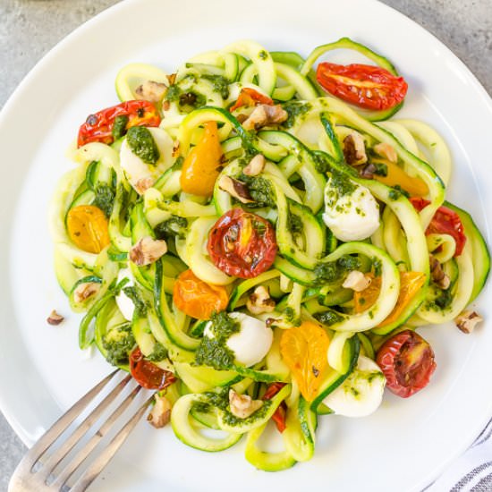 Pesto Zoodles w/Tomatoes & Mozz