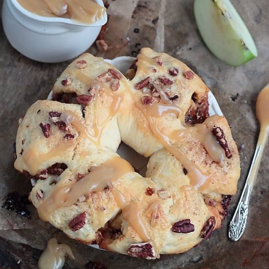 Pecans Cinnamon and Apples Cake